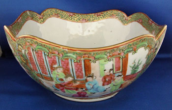 Rose Medallion Cut Corner Bowl